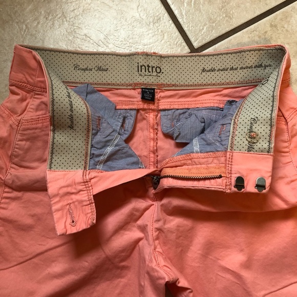 Jonathan Ross Capri Pants - Picture 3 of 4